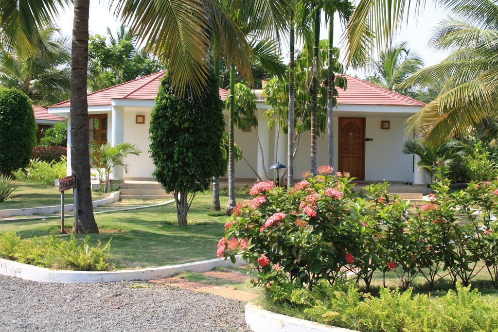 Chariot Beach Resort Mahabalipuram Exterior foto