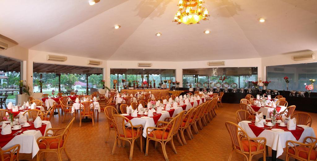 Chariot Beach Resort Mahabalipuram Restaurante foto