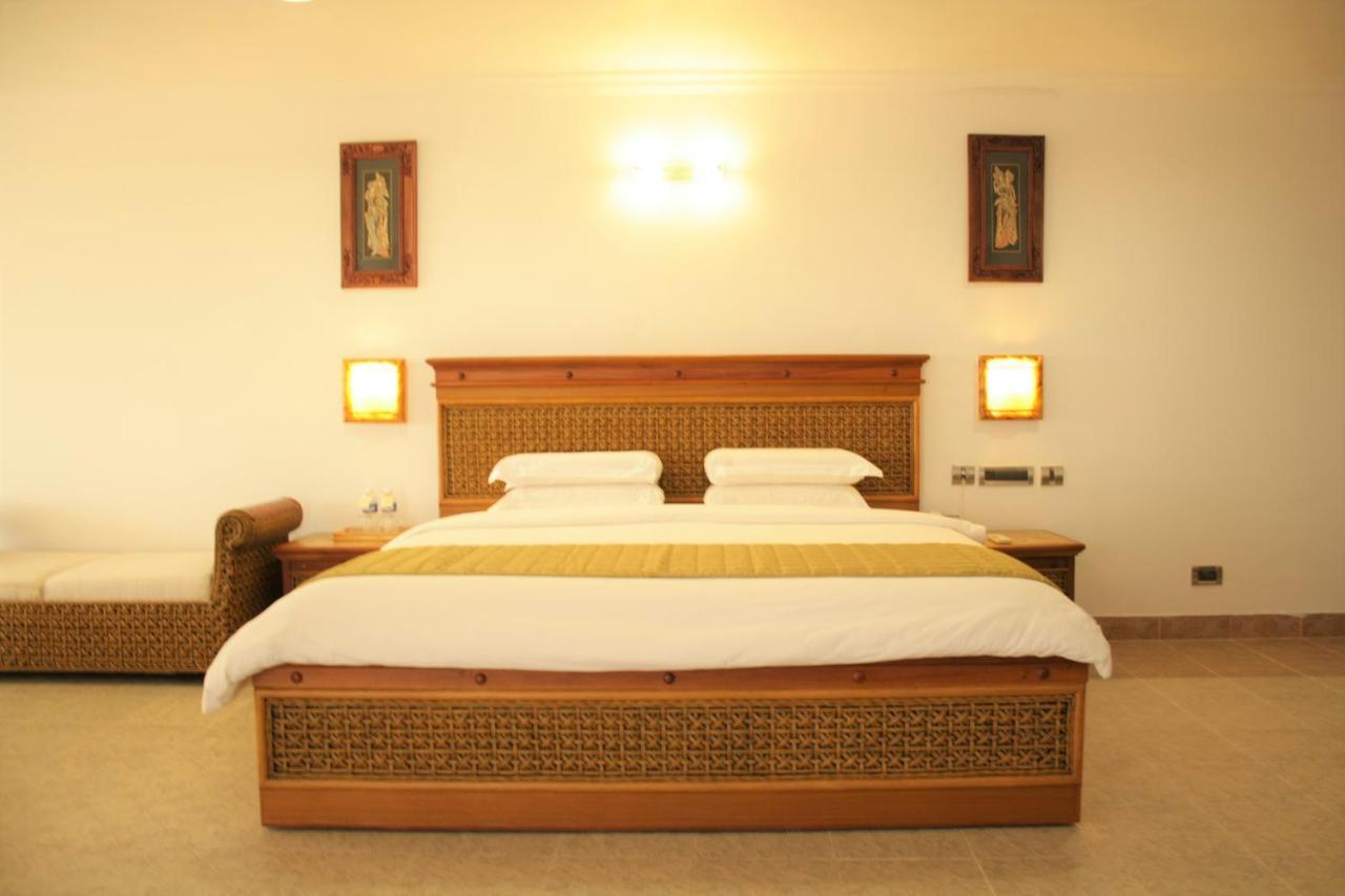 Chariot Beach Resort Mahabalipuram Exterior foto